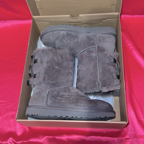 UGG Bailey Bow Boots in gray with box! - Picture 7 of 8